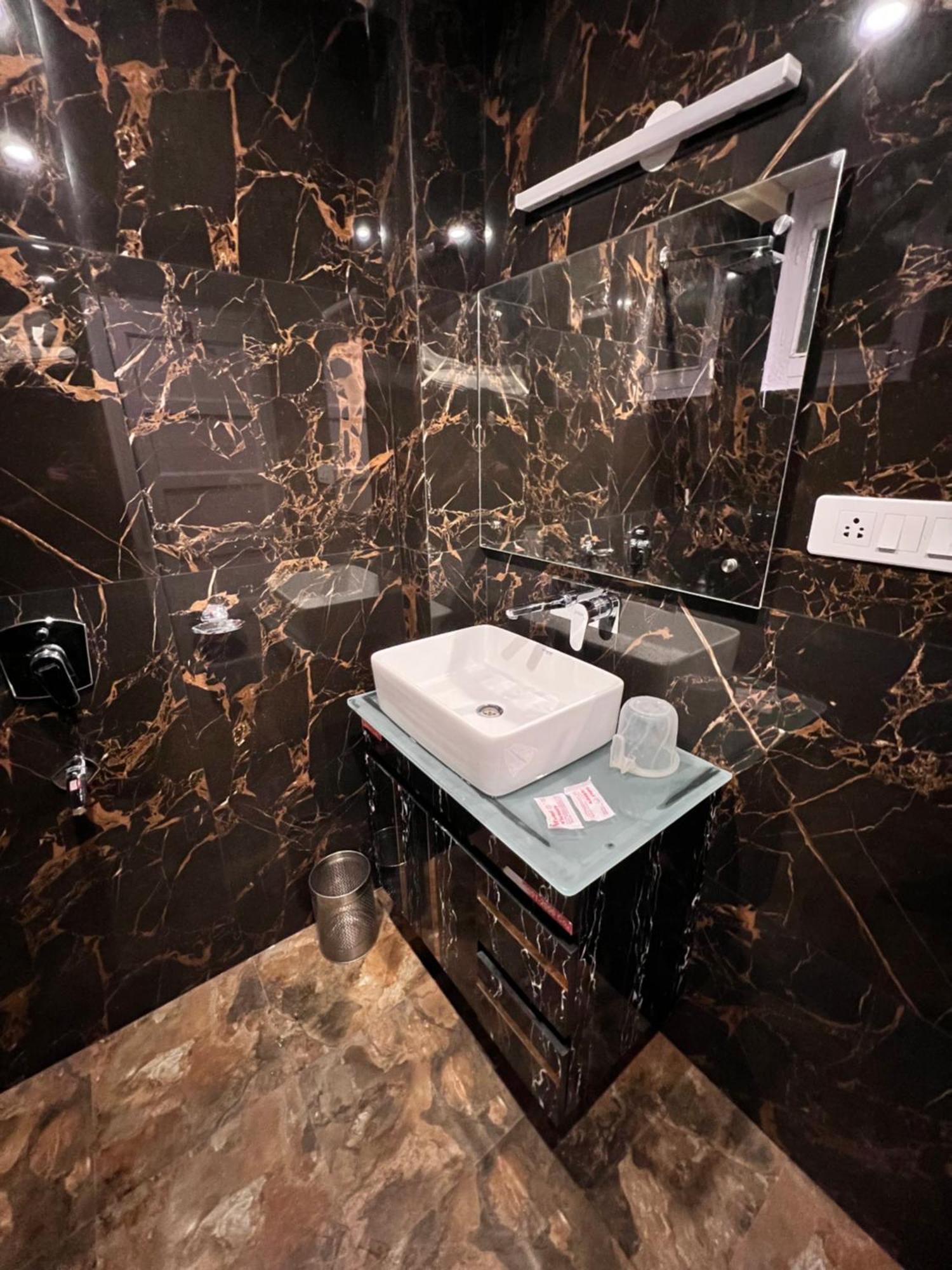 Hotel Victory Since 1979 シムラー エクステリア 写真