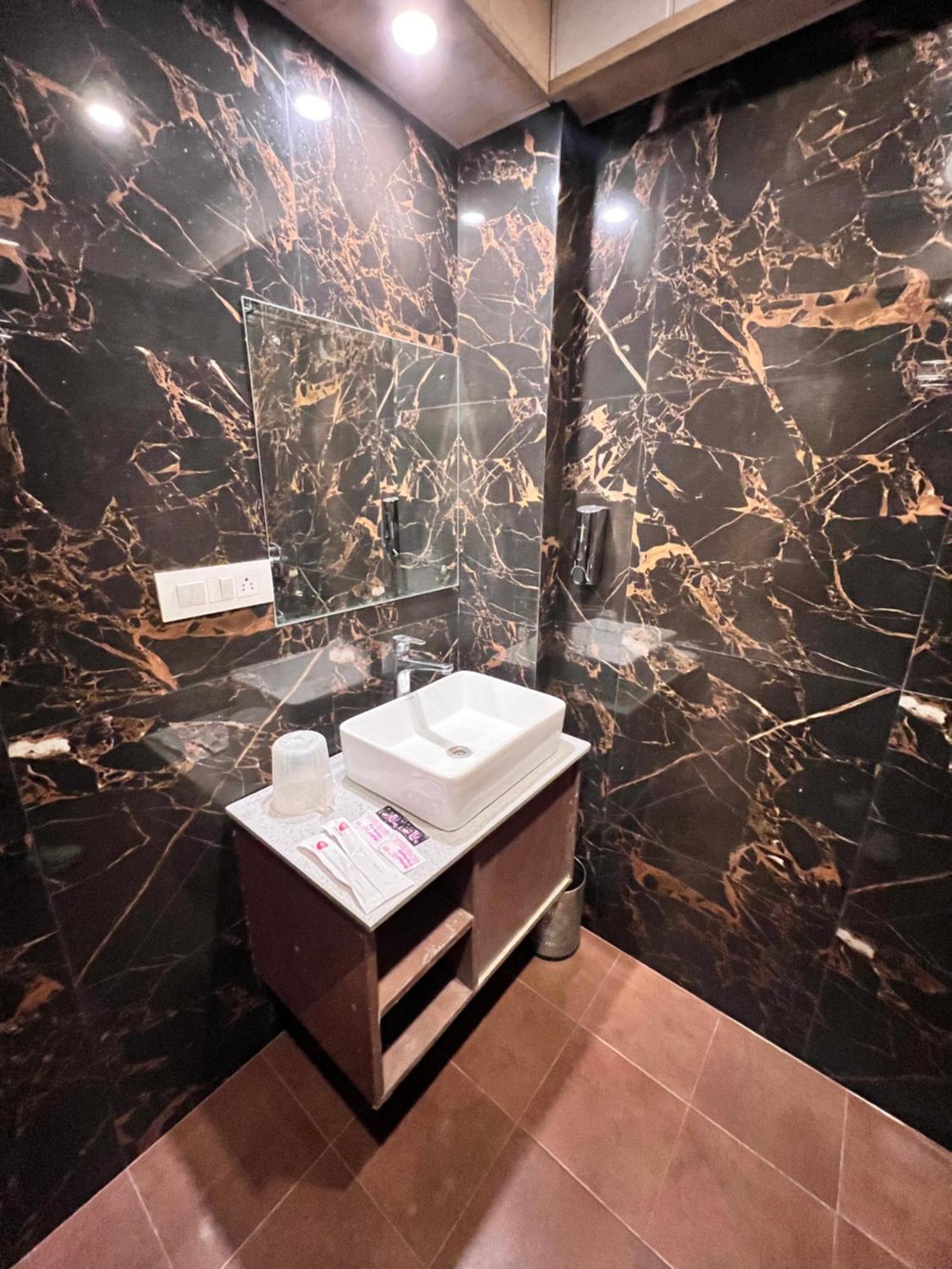 Hotel Victory Since 1979 シムラー エクステリア 写真